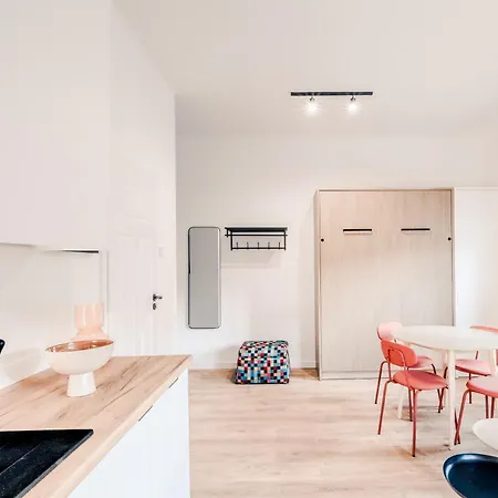 Stary Rynek, Old Town Self-check In *